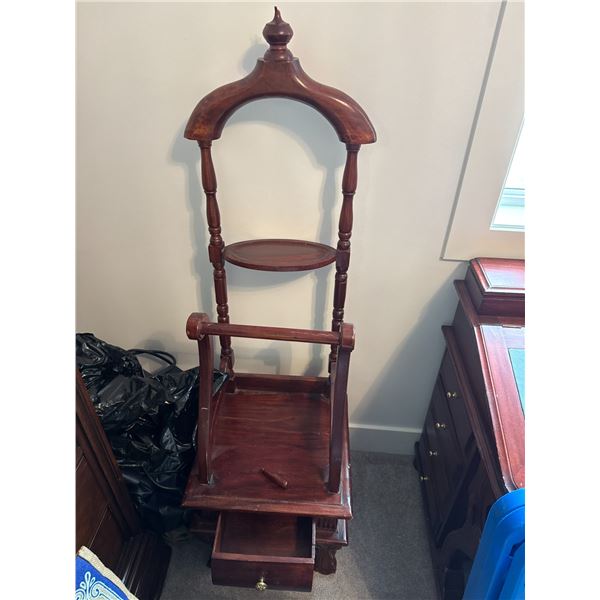 Indonesian Butler stand