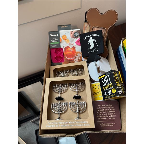 Miscellaneous lot, place card holders and other