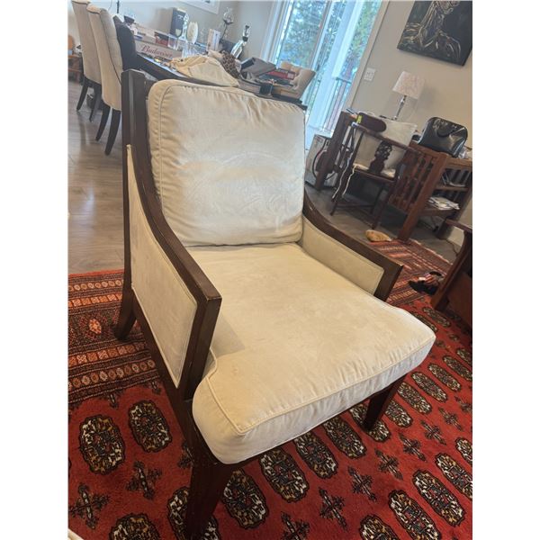 Better home and garden accent chair  sipper toggles missing