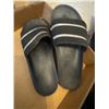 Image 1 : Women's size 9 slides