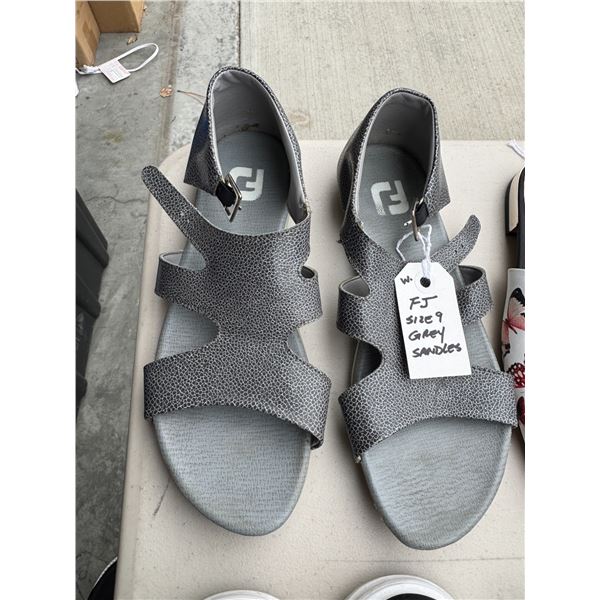 FJ size 9 gray sandals