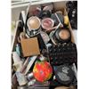 Image 1 : Assorted make up