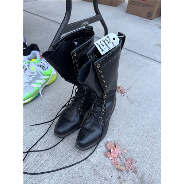 Dayton shoe company size not shown