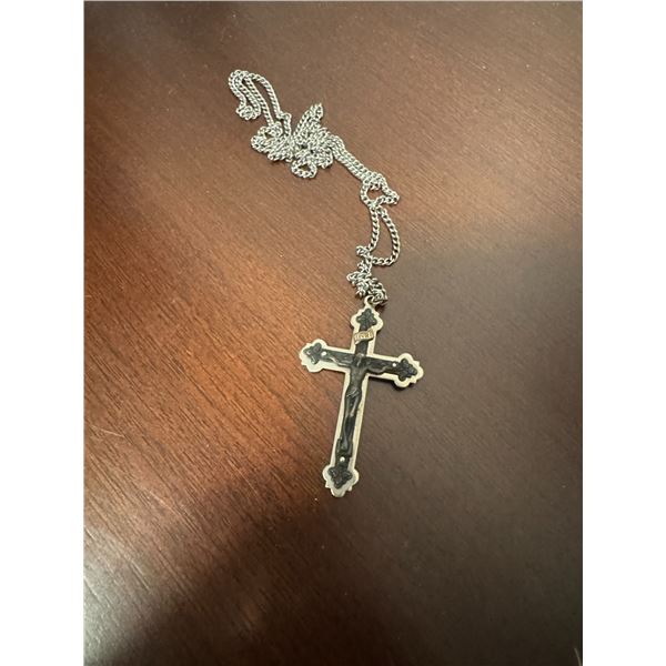 Unmarked necklace and cross pendant