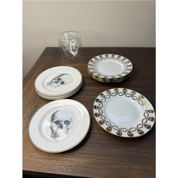 Ciroa side plates, and skull