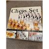 Image 1 : Chess set
