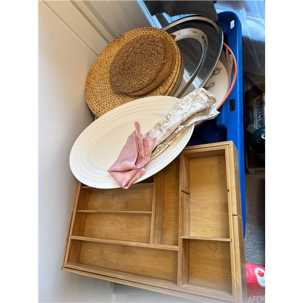 Kitchen trays in trivets