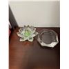 Image 2 : Shannon decor dish and other flower decor