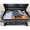 Image 3 : 36" Blackstone Griddle with Hood / Folding Shelves & Cover - see all photos