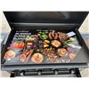 Image 4 : 36" Blackstone Griddle with Hood / Folding Shelves & Cover - see all photos