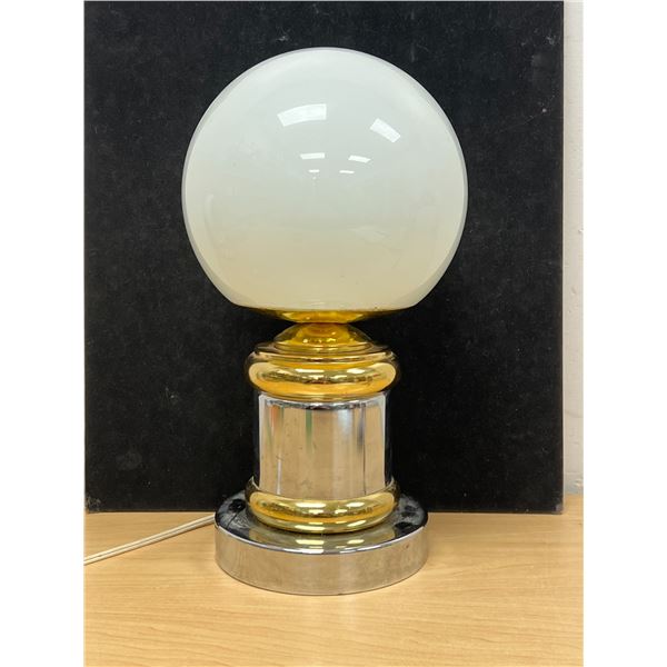 Vintage Hollywood Regency Style Glass Globe Table Lamp - works 14"T & 8"W