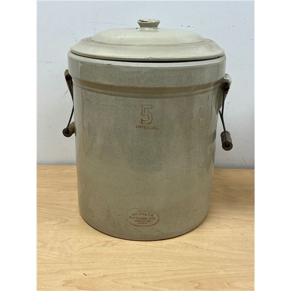 Nice 5 Gallon Medalta Potteries Ltd. Medicine Hat Alberta Crock with Lid & Handles