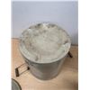 Image 7 : Nice 5 Gallon Medalta Potteries Ltd. Medicine Hat Alberta Crock with Lid & Handles