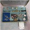 Image 3 : Very nice vintage FERRINGTON USA jewellery box with Jewelry - see description and photos