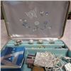 Image 8 : Very nice vintage FERRINGTON USA jewellery box with Jewelry - see description and photos