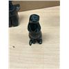 Image 3 : 4 Mini (Alaskan Jade / Soapstone?) Inuit Carvings - tallest 4"