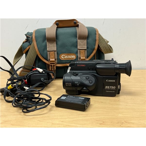 Canon ES 750 8MM Video Camcorder & accessories - not tested, see photos
