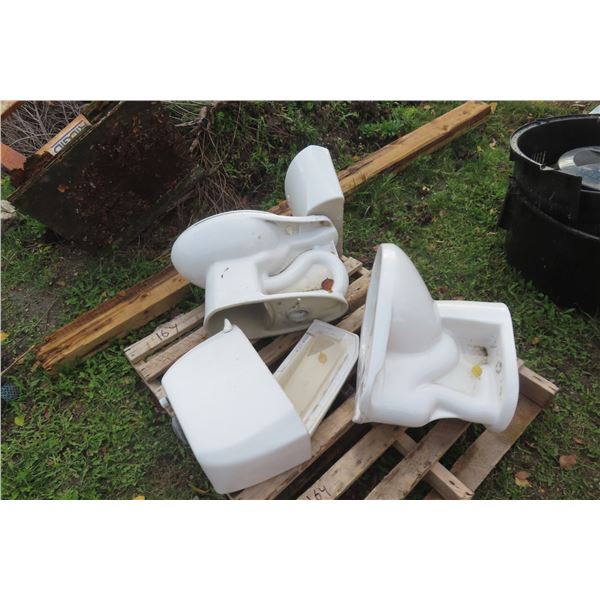 2 X New American Standard Toilets