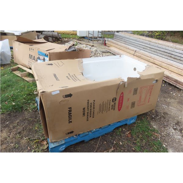 New White 60" Bath Tub (damaged on Top Corner)