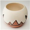 Image 2 : Tigua Pueblo Pottery Bowl with Feather Motif, Signed