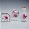 Image 1 : 3pc Herend Vase, Tray and Covered Box, Chinese Bouquet Raspberry