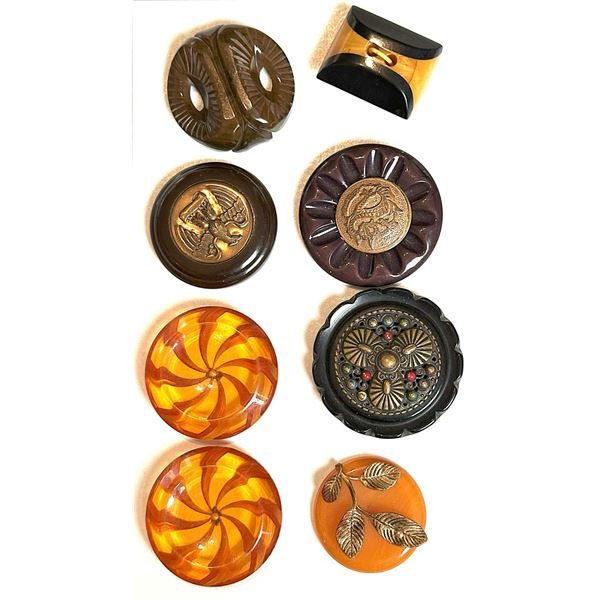A small card of division three Bakelite Buttons