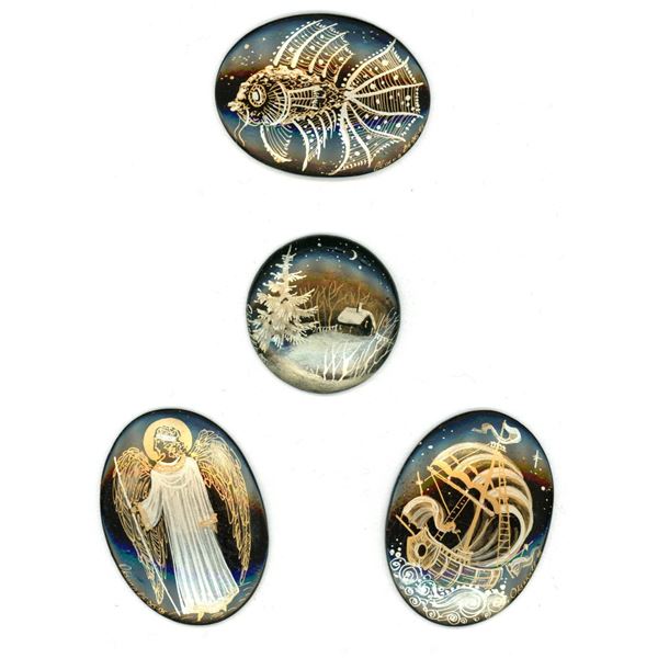 A small card of division three lacquer buttons