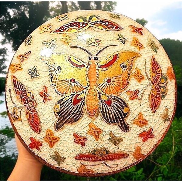 A division three multi butterfly Satsuma button