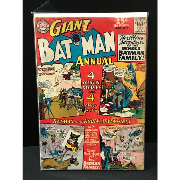 GIANT BAT MAN ANNUAL #7 - DC COMICS