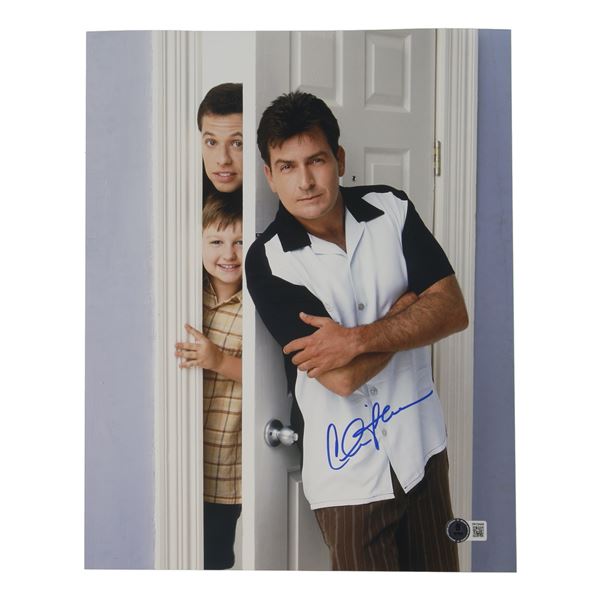 CHARLIE SHEEN SIGNED TWO AND A HALF MEN 8 X 10 PICTURE - BECKETT COA