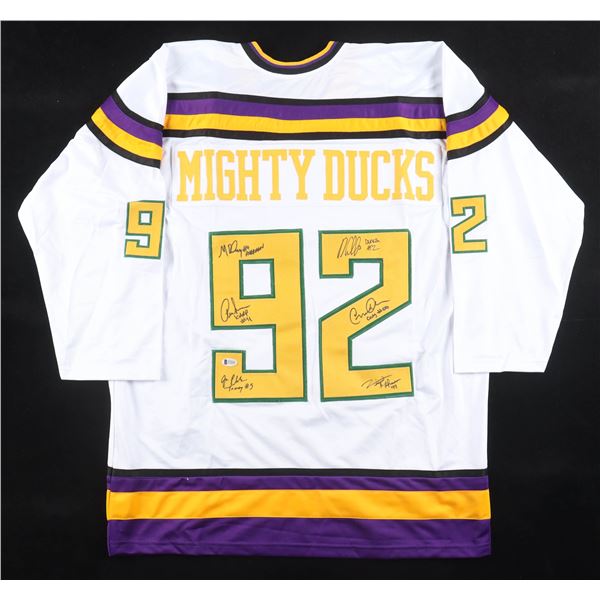 THE MIGHTY DUCKS HOCKEY JERSEY SIGNED BY 6 MEMBERS OF THE CAST - BECKETT COA