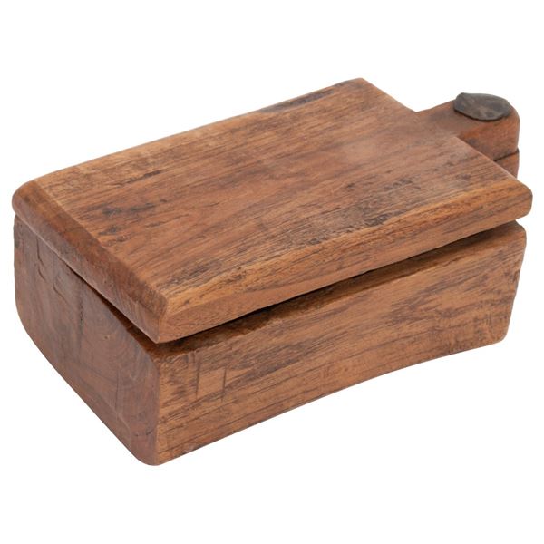 Arts & Crafts Hand-Carved Wood Folk Art Box