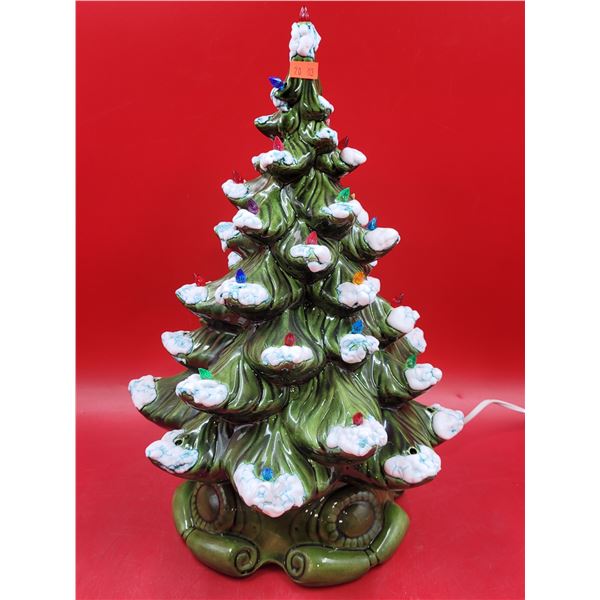 VTG Ceramic Light-Up Christmas Tree