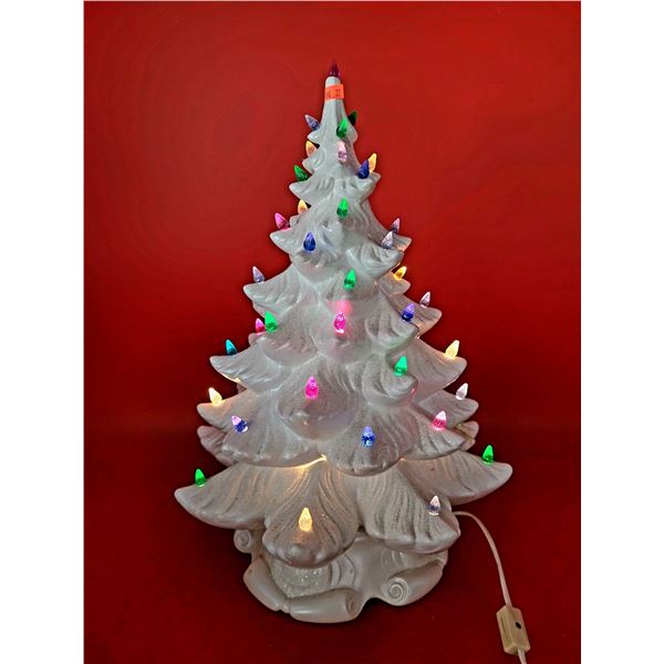 White VTG Ceramic Light-Up Musical Christmas Tree