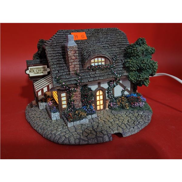 Thomas Kinkade's Hawthorne Village "Devonshire Ice Cream Parlor" Light-Up Figure A2522