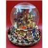 Image 1 : Santa's Toy Shop Globe