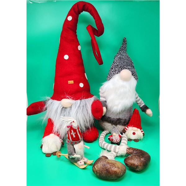 4 Assorted Christmas Gnomes