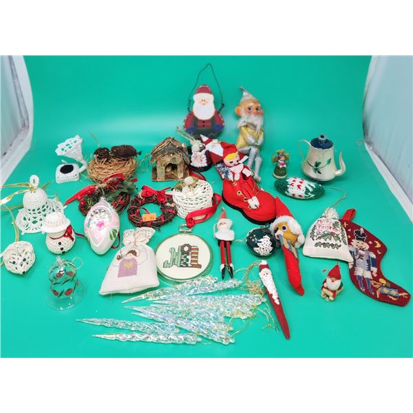 VTG & Crocheted Ornament Lot