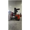 Image 2 : RAYMOND Pallet Forklift
