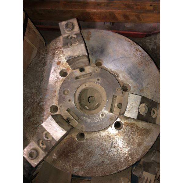 18” Churchill lathe chuck (2 sets jaws)