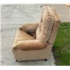 Image 8 : LIFT CHAIR - LIKE NEW! WORKS GREAT!