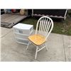 Image 2 : CHAIR AND TOTE