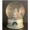 Image 1 : Paramount Pictures snow commemorative snow globe