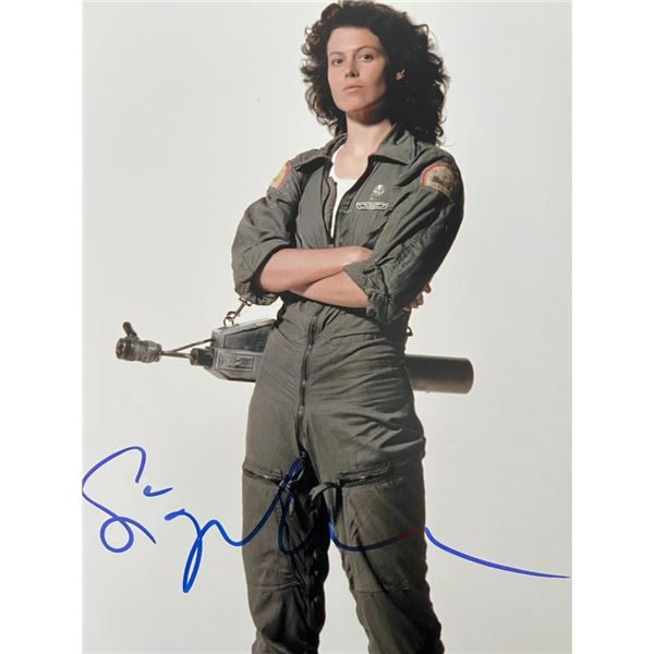Aliens Sigourney Weaver signed movie photo