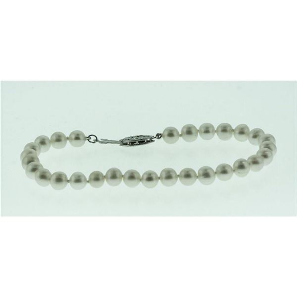 A Lot - Cultured Pearl Bracelet with 14KT White Gold Clasp GD187