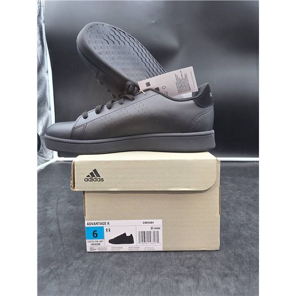 Adidas Advantage Kids Sportswear Sneakers Size 6