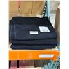 Image 1 : Black Bath Towels – LOT OF 3