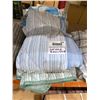 Image 1 : LOT OF 2 Queen/Double Sized Quilted Bed Covers
