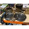 Image 1 : Henckels 18/10 Stainless Steel Cookware Set with Multiple Pieces