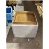 Image 3 : Thomasville Small Fabric Storage Ottoman